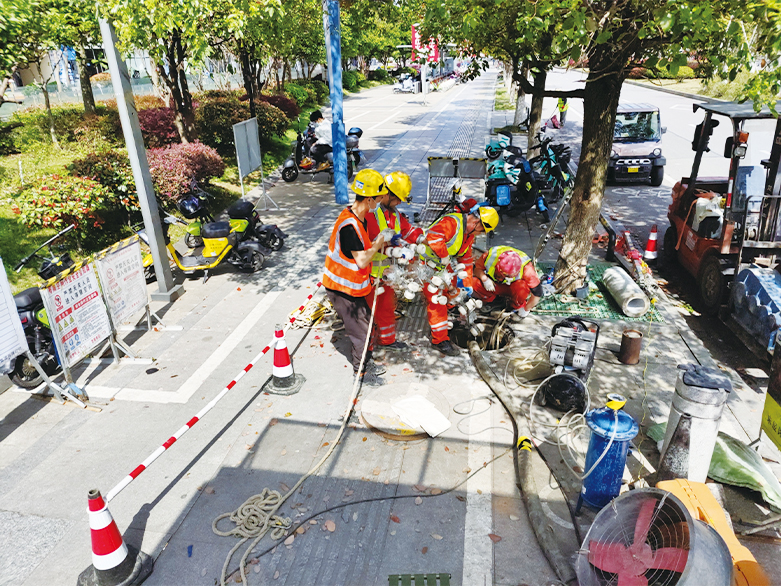  莲池UV-CIPP紫外光固化修复